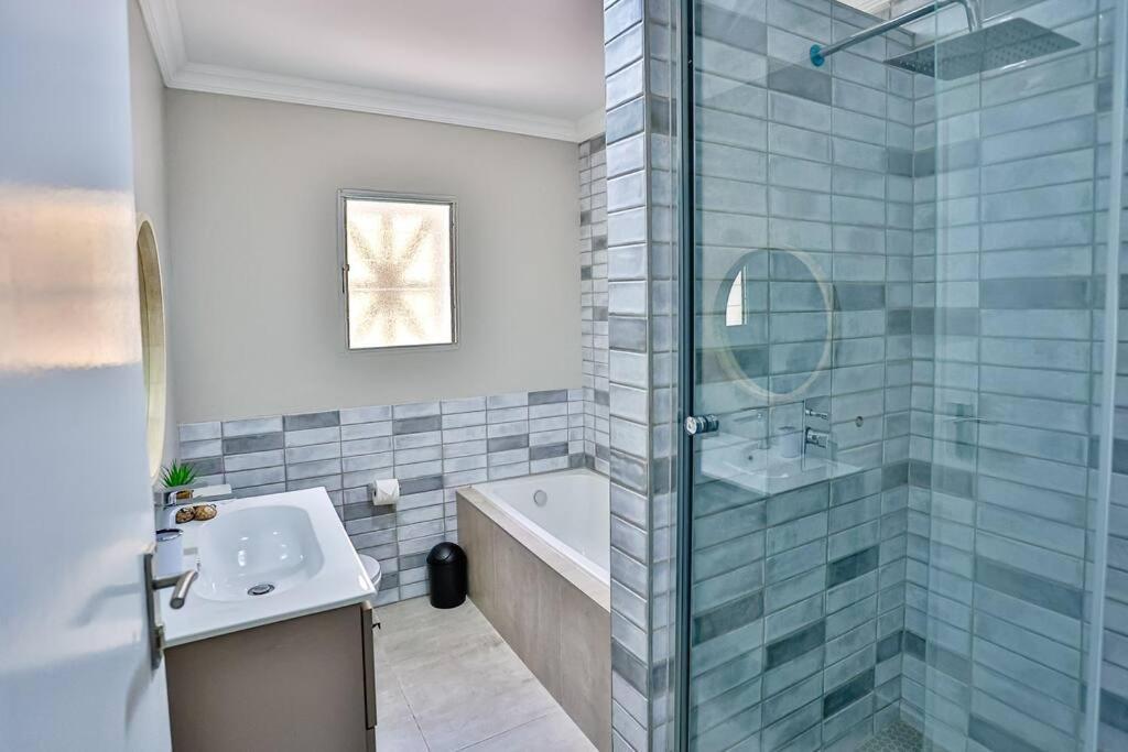 Large Sea View, Walk To Eateries, Loadshed Free Apartment Ballito Exterior photo